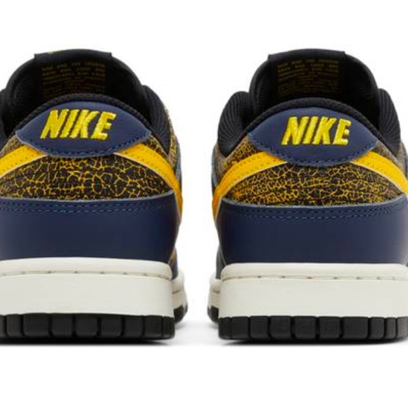 Dunk Low Vintage Michigan - Picture 2 of 2